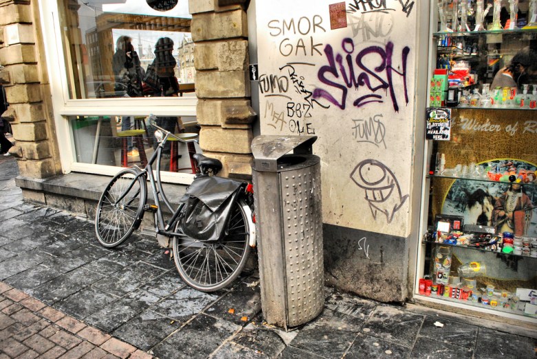 5609071872_cdd565fb94_b